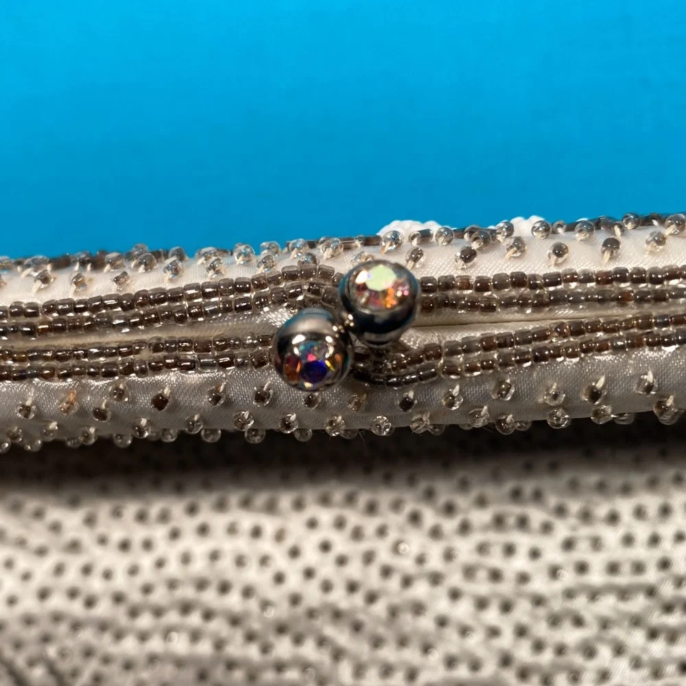 Beaded Floral Clutch by II Yama - Picture 6 of 11